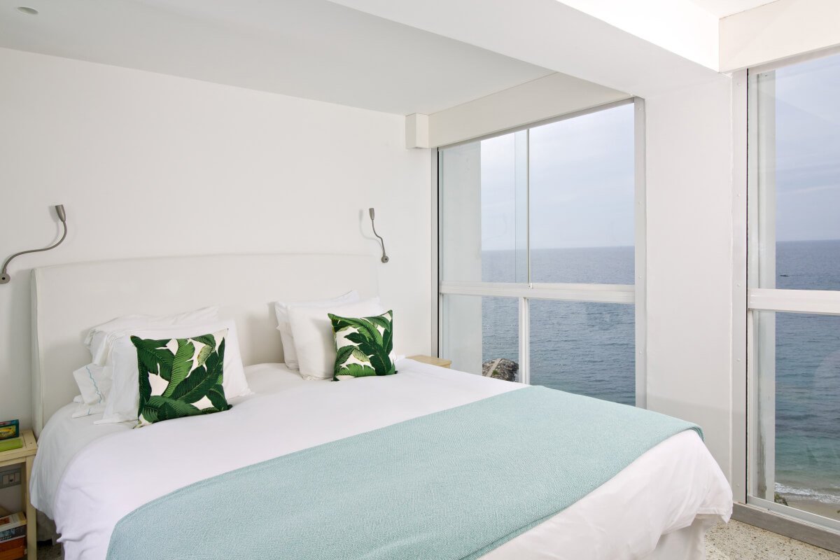 interior-of-modern-room-overlooking-the-sea-AT8NT89.jpg